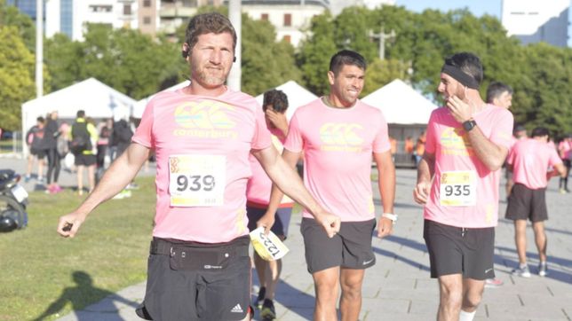 una marea rosa copo las diagonales: se corrio la media maraton de la ciudad