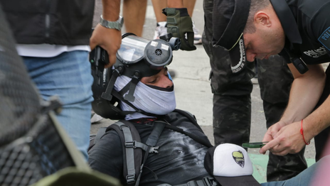 Un fotógrafo platense fue detenido durante los incidentes en la marcha contra la reforma laboral Un fotógrafo platense fue detenido durante los incidentes en la marcha contra la reforma laboral