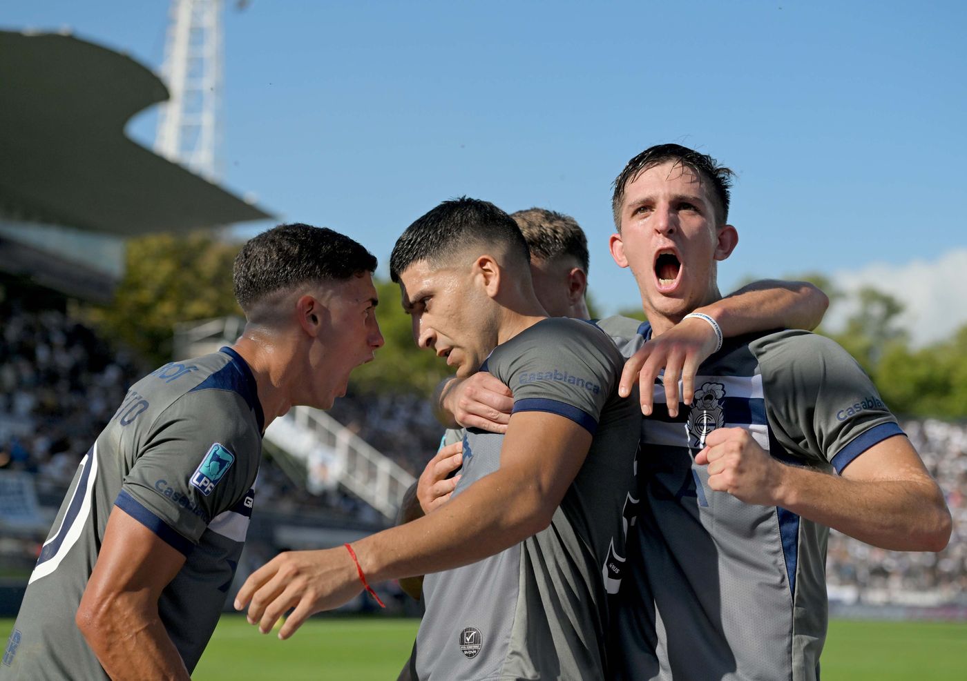 Gimnasia Estudiantes de Rìo Cuarto festejo gol
