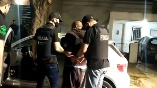 video: cayo un hombre que se dedicaba a hacer delivery de cocaina en la plata