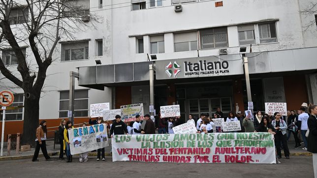todas las fotos de la marcha por las victimas del fentanilo en la plata