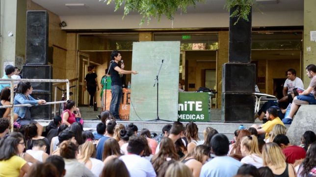 ola carioca: en medicina, uno de cada cinco ingresantes es brasilero