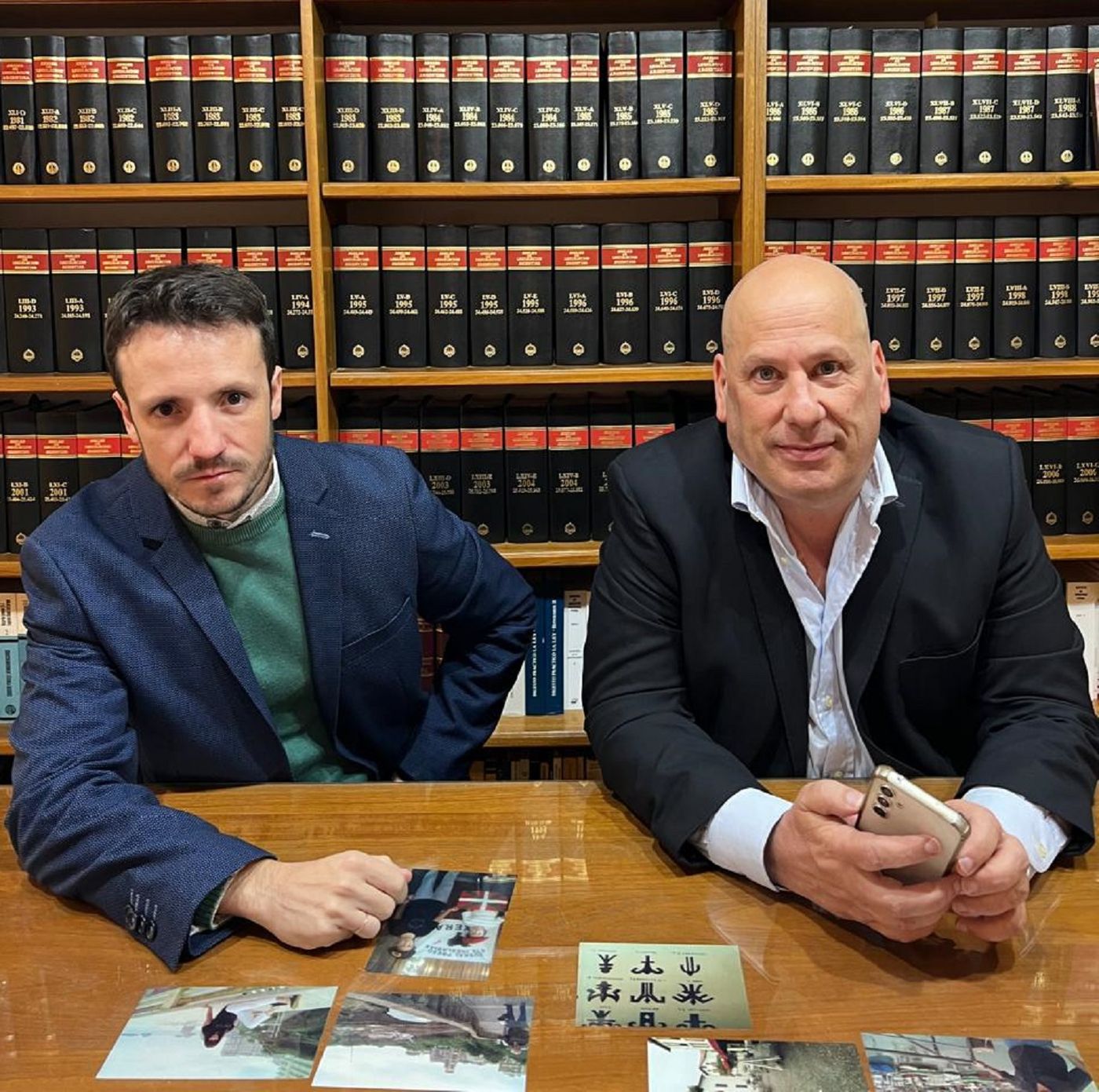 Santiago Irisarri y Flavio Gliemmo, dos de los abogados de la joven acusada.