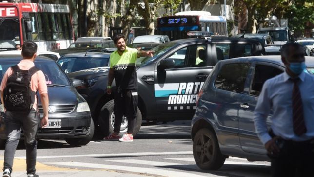 cortes, protestas y feriazo popular: miercoles agitado para el transito en la plata
