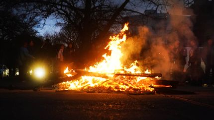 Protestas y cortes de calle en distintos barrios de La Plata que continúan sin luz