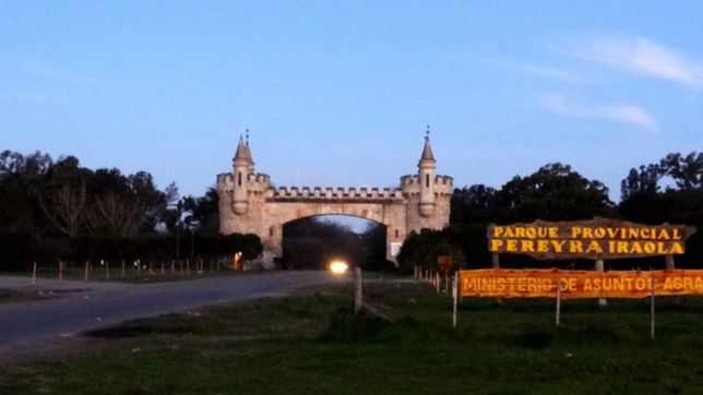 seis ladrones amenazaron a un grupo de ciclistas con facas y les robaron en parque pereyra