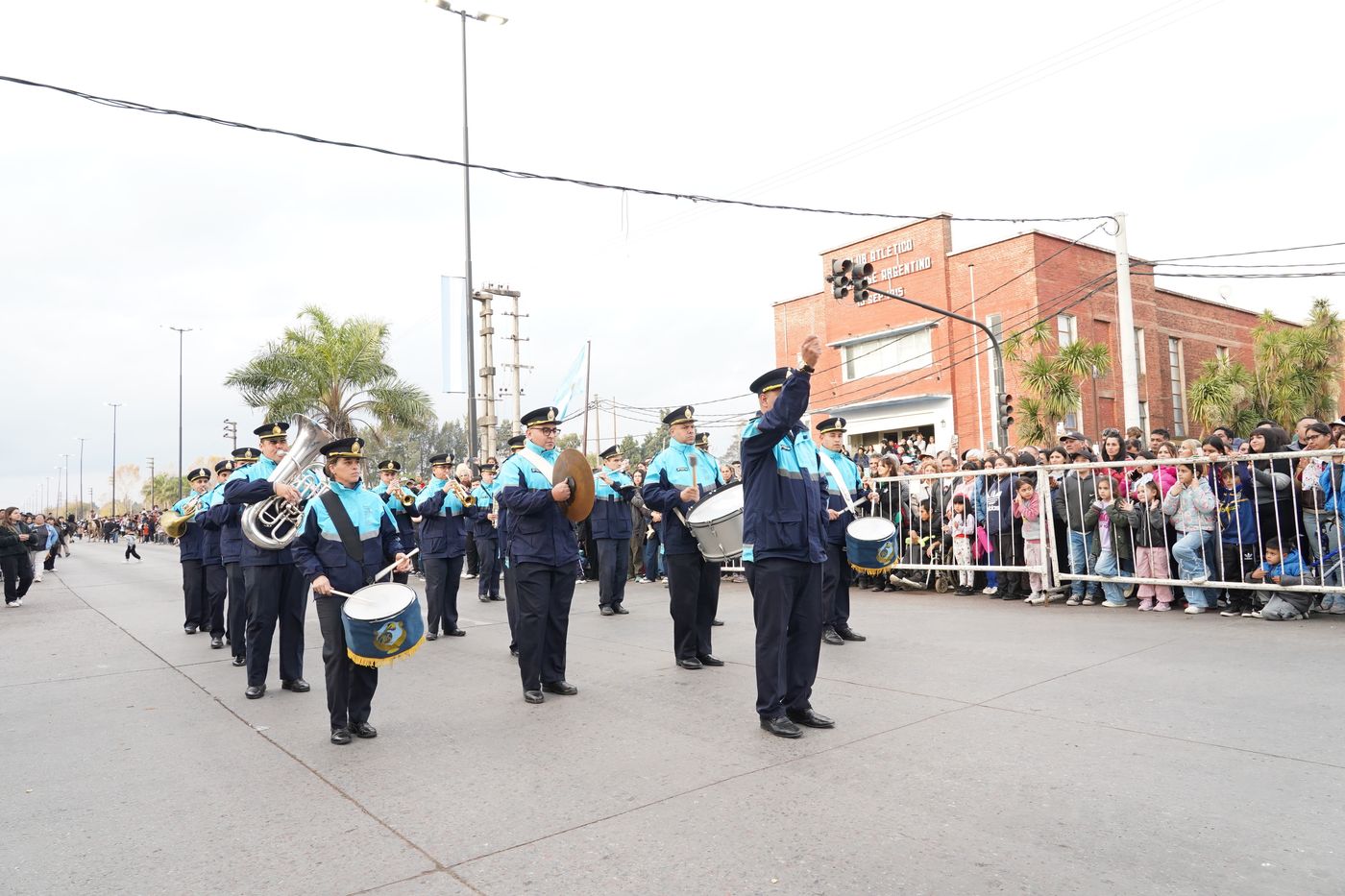 El momento del desfile tradicionalista en la Avenida 520 El momento del desfile tradicionalista en la Avenida 520