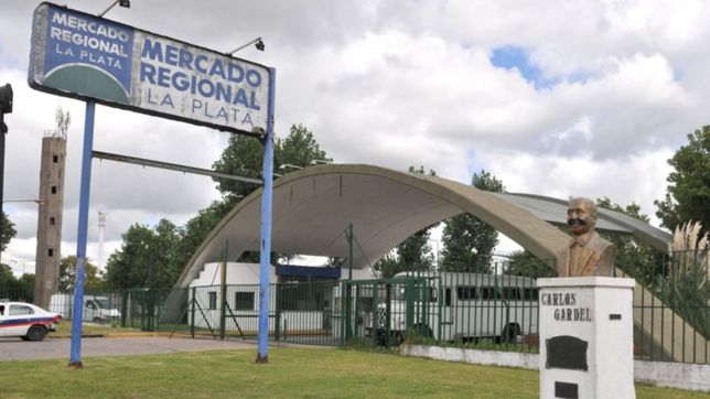 con un nuevo sector de fiambres, estos los precios y los descuentos en el mercado central