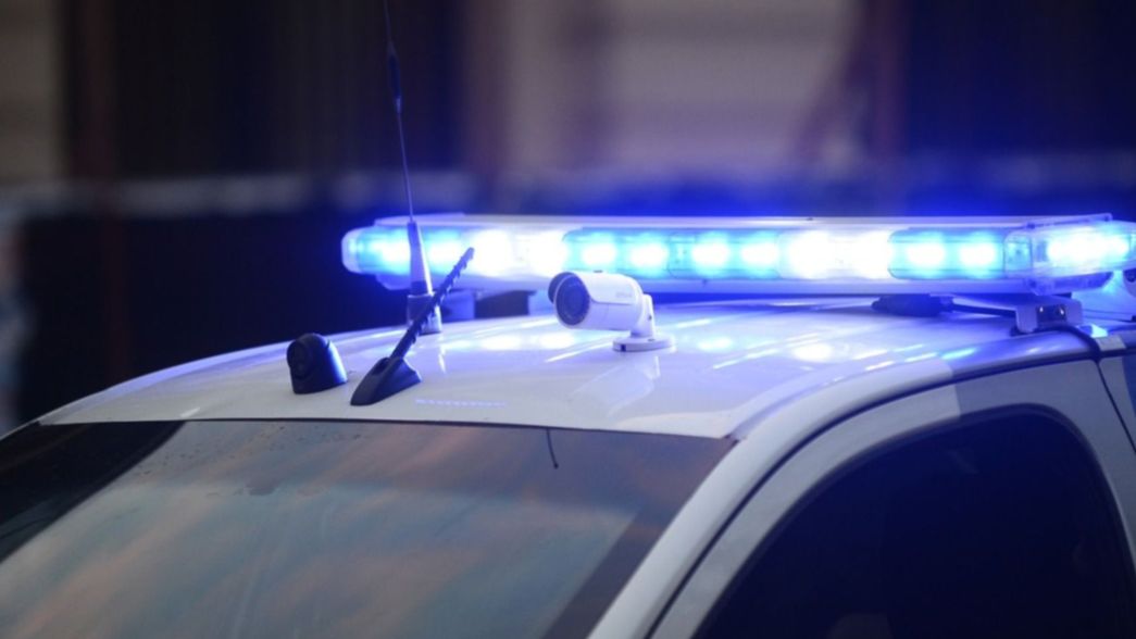 Un hombre baleó a dos jóvenes que orinaron la pared de su casa