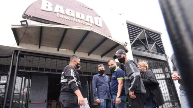 el salon de la plata donde se hizo la fiesta clandestina no tenia habilitacion municipal