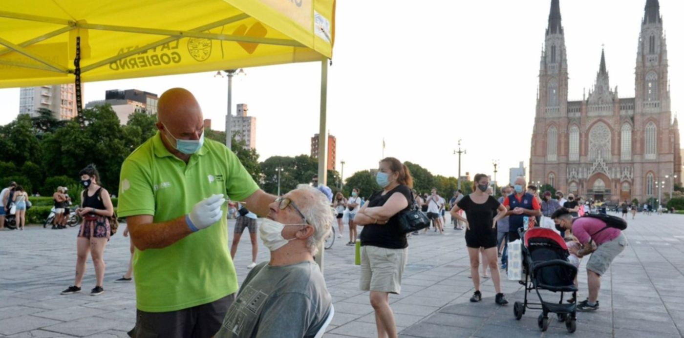 Postas de hisopados en Plaza Moreno