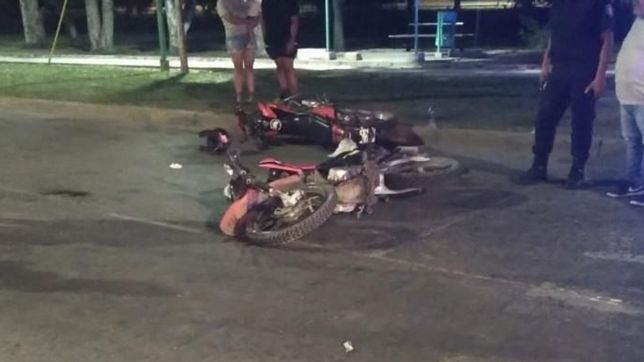 terrible choque entre dos motos en la region: un hombre lucha por su vida