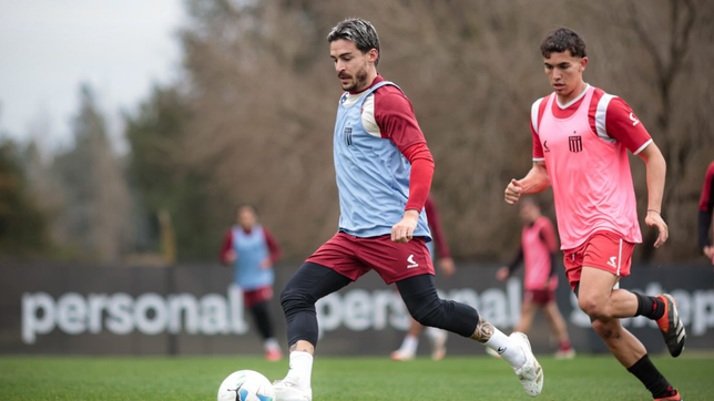 dominguez volvio a perder a neves: antes por suspension y ahora por lesion