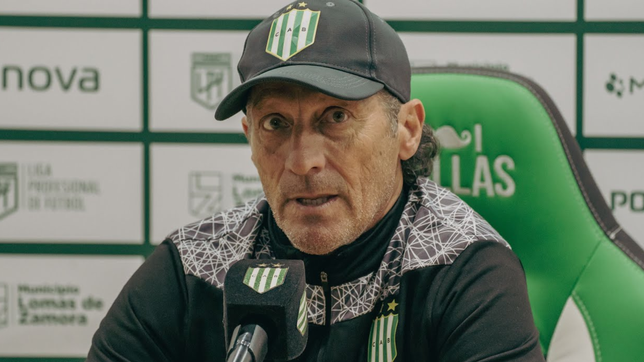 troglio aseguro que el pasillo del campeon es una careteada y sento postura sobre el que hizo estudiantes