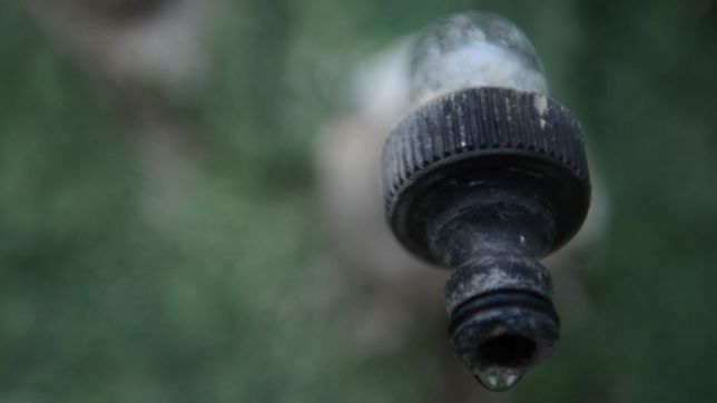 un barrio de la plata podria quedarse sin agua por obras de absa