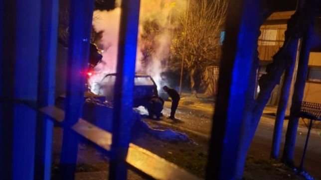 video: alarma en un barrio de la plata por la explosion de un auto en plena calle