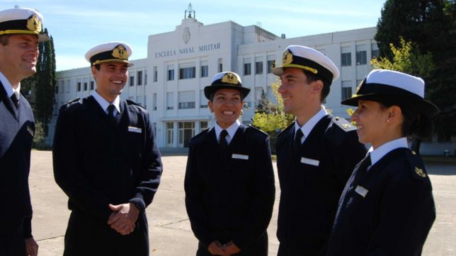 la armada argentina busca profesionales recibidos en la plata para una propuesta laboral
