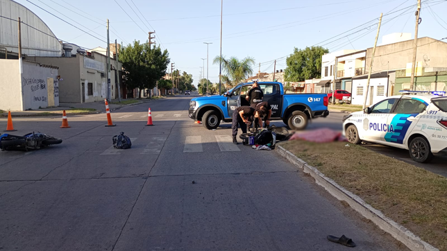un brutal choque entre motos dejo la primera victima fatal del ano por accidentes en la plata