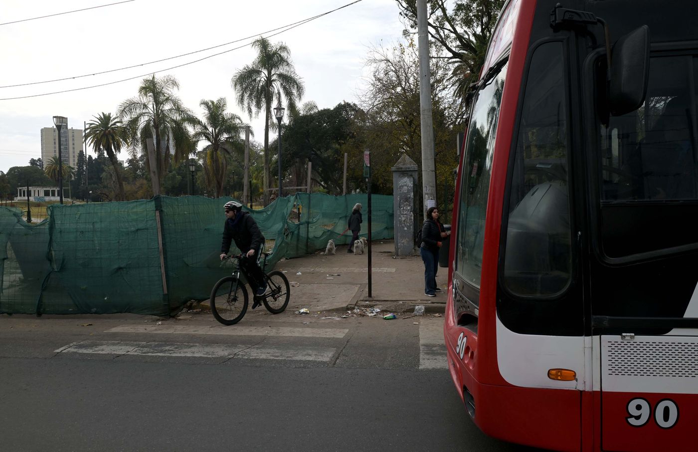 Varias paradas de micros deberán se relocalizadas debido a la eliminación de un sentido de circulación en las calles que hoy son de dos manos
