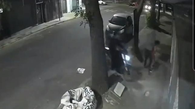 violento ataque motochorro contra una joven en la plata