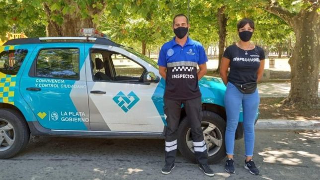 agentes heroes: hacian un control de rutina y salvaron a un hombre que sufrio un infarto