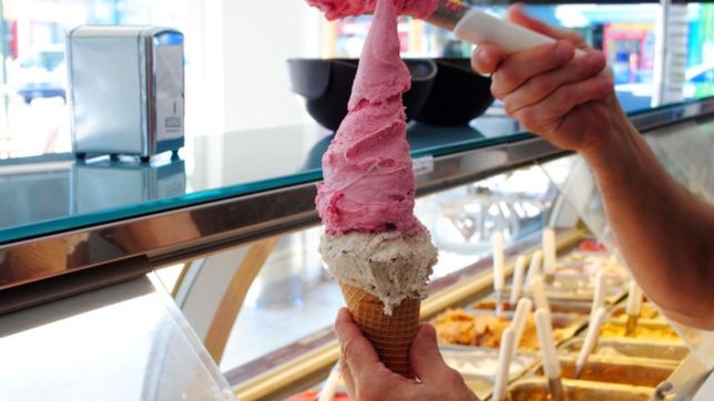 una conocida cadena de heladerias fue el blanco de los delincuentes en la region