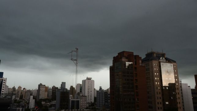 alerta por tormentas y posible caida de granizo en la plata