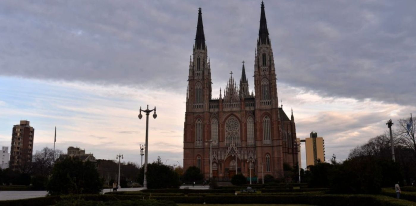 1592430086374.jpeg?x=11&y=120&width=1215&height=608&rotate=0&scaleX=1&scaleY=1&ow=1232&oh=820&&cw=1920&ch=950