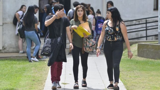 la provincia habilitara las practicas en las universidades para las carreras de salud
