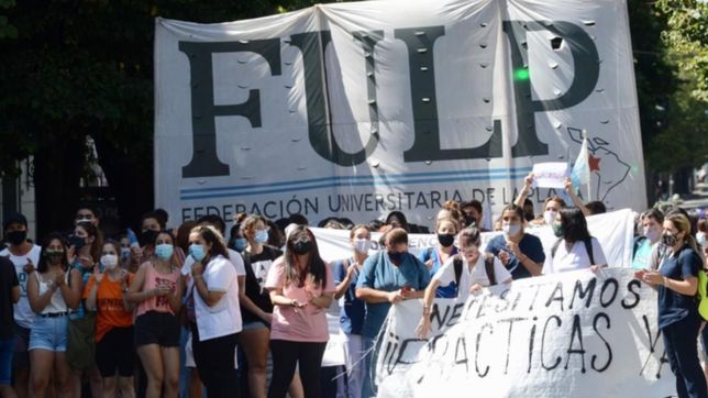 la fulp se moviliza a rectorado para pedir por la implementacion del boleto educativo