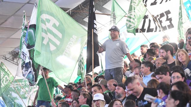 ate sale a las calles de todo el pais en protesta por los posibles 7.000 estatales despedidos