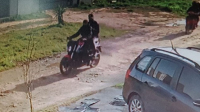 brutal entradera en la plata: lavaba el auto, lo golpearon y le desvalijaron la casa