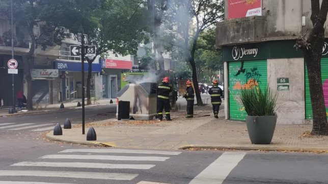 tension en calle 12 por el incendio intencional de contenedores de basura