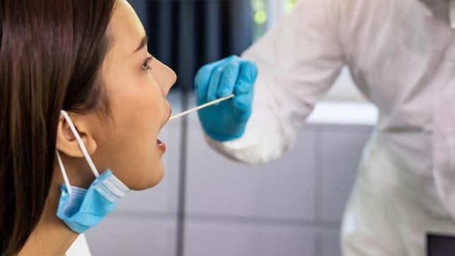 un analisis de saliva podria indicar el riesgo de padecer un cuadro grave de coronavirus