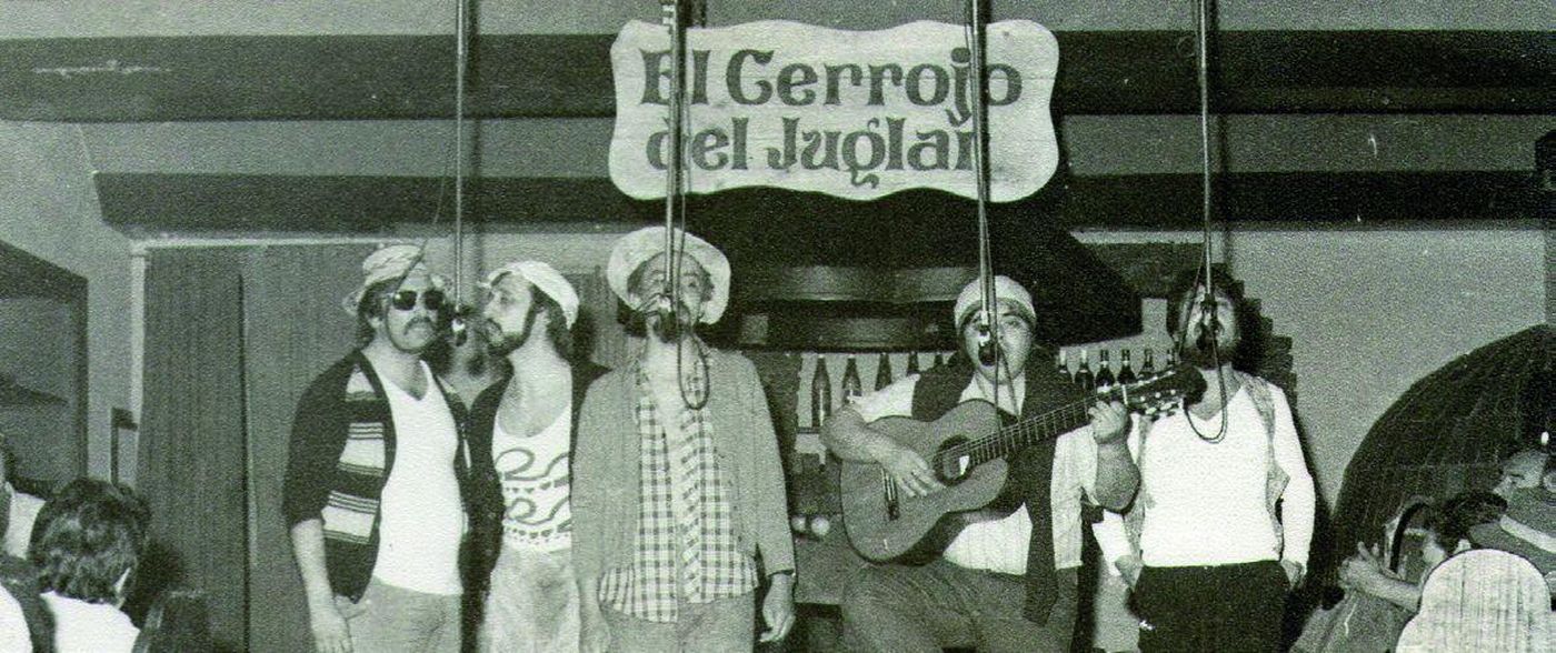 La base del conjunto empezó en la escuela de Bellas Artes. 
