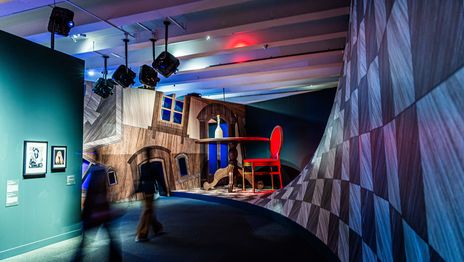 Inauguran en La Plata una muestra artística inspirada en Alicia en el país de las maravillas Inauguran en La Plata una muestra artística inspirada en Alicia en el país de las maravillas