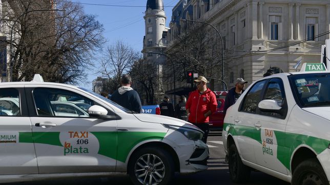 taxistas protestaron contra uber, didi, cabify y las apps de transporte y cortaron 7 y 51