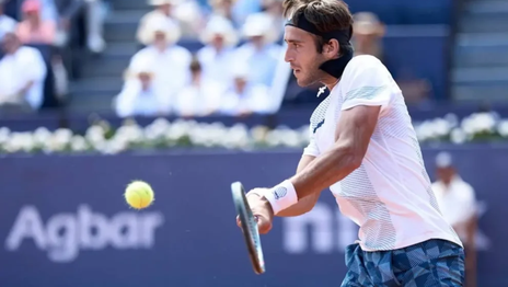 Sólido debut de Tomy Etcheverry en el ATP de Bracelona