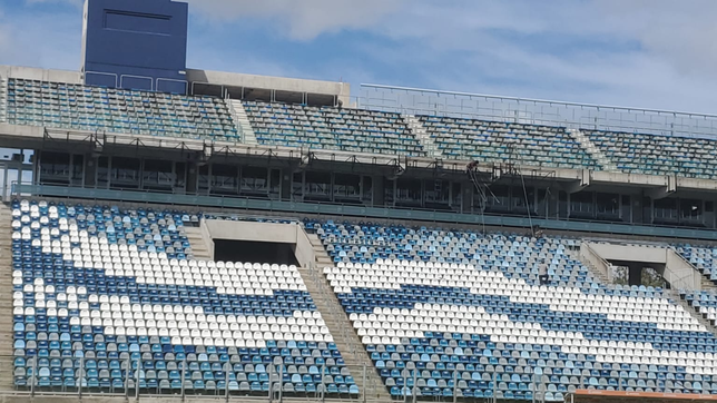 aceleran la instalacion de la pantalla led de 50 metros en el bosque: ¿cuando se estrenara?