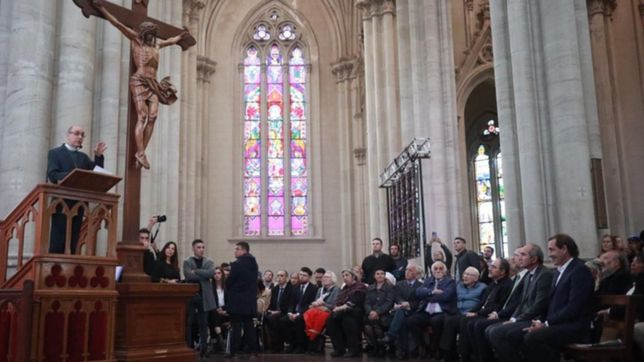 el acto por el papa francisco junto a oficialistas y opositores en la catedral de la plata