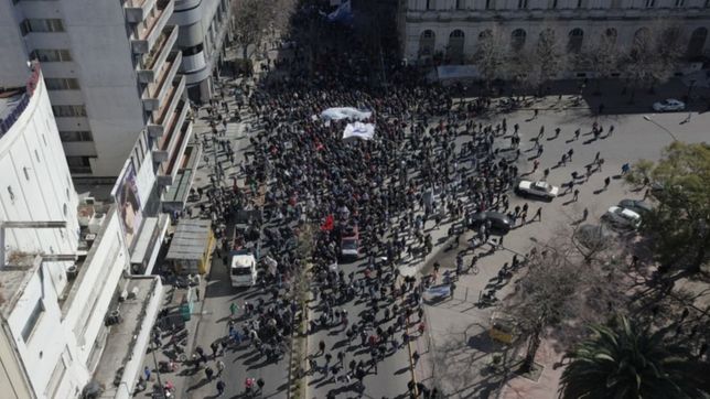 destrozos, represion y polemica: el conflicto de ars abrio una grieta en la politica local