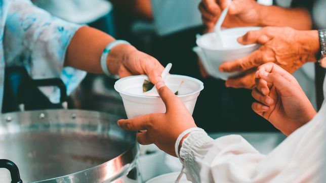 la provincia anuncio que duplicara la inversion en alimentos y entregara una canasta navidena