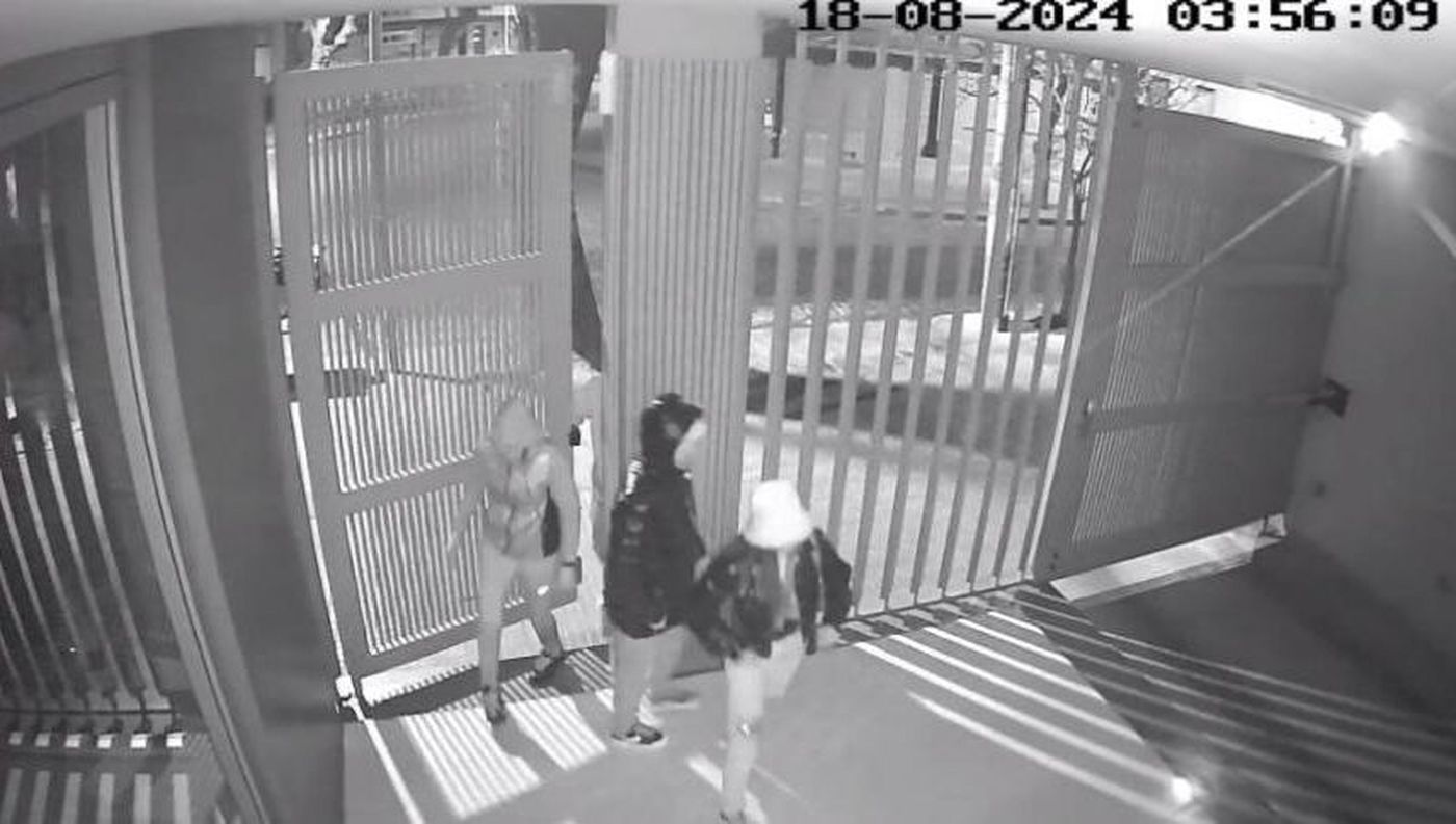 Un vecino de La Plata de 49 años conoció a una joven de 20 por Tinder, la pasó a buscar por CABA y la llevó a su departamento. La mujer le robó todo.
