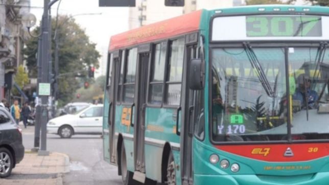 estaba borracho, se confundio de micro y amenazo al chofer porque lo llevo a otro lado