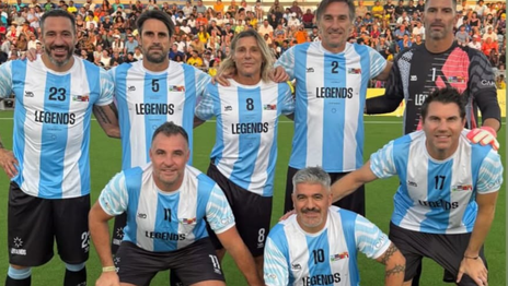 Mientras suena como posible DT de Gimnasia, Cufré está representando a la Selección argentina como una leyenda Mientras suena como posible DT de Gimnasia, Cufré está representando a la Selección argentina como una leyenda