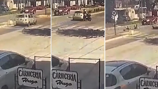 asi fue el impactante accidente en el que un auto cruzo en rojo y dos motociclistas resultaron heridos