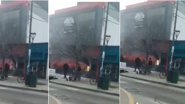 video: humo y chispazos, asi fue el incendio en el nuevo mostaza de los hornos
