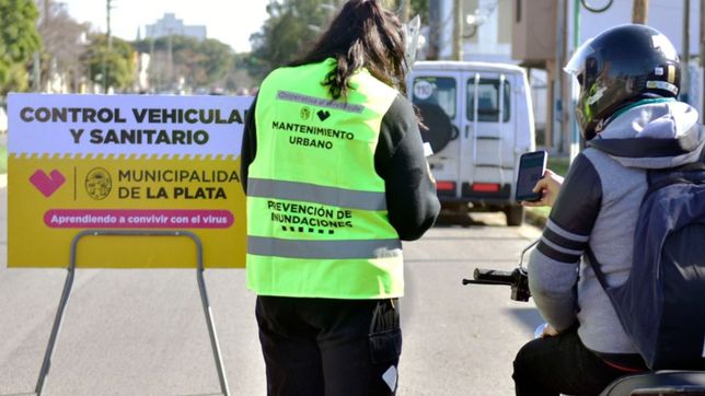 sumaron casi 500 agentes para hacer cumplir la nueva fase 1 de la cuarentena en la plata