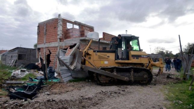 video: destruyeron cinco bunkers de droga en la plata que pertenecian a los raul