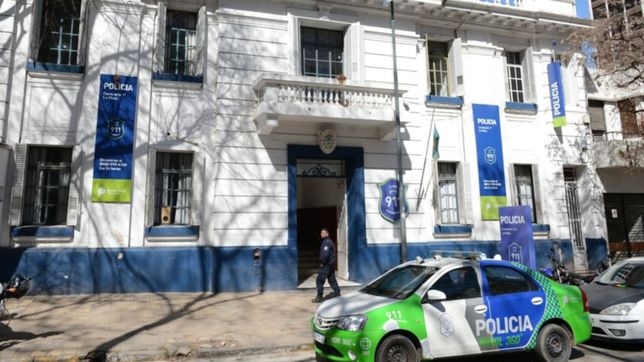 escandalo en la comisaria primera: una policia denuncio a un companero por abuso sexual